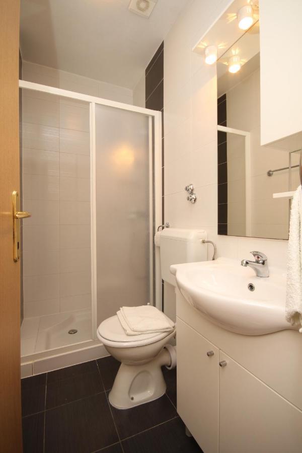 Family Friendly Apartments With A Swimming Pool Povljana, Pag - 244 Exterior photo
