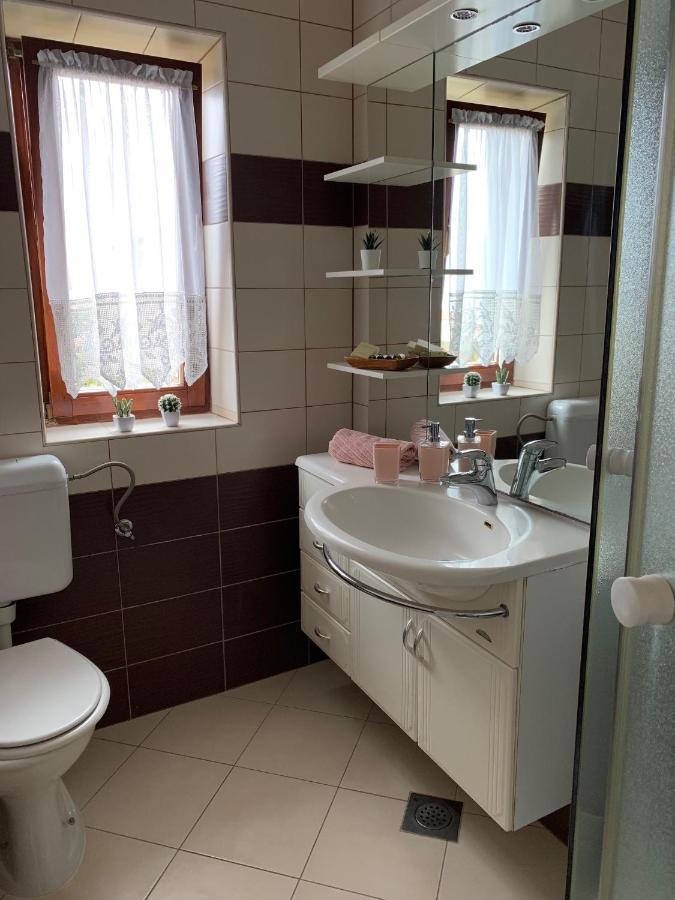 Family Friendly Apartments With A Swimming Pool Povljana, Pag - 244 Exterior photo