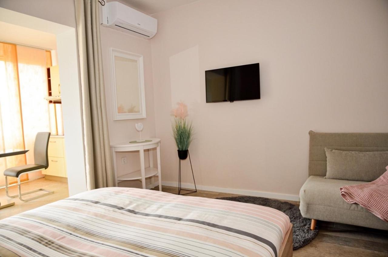 Family Friendly Apartments With A Swimming Pool Povljana, Pag - 244 Room photo